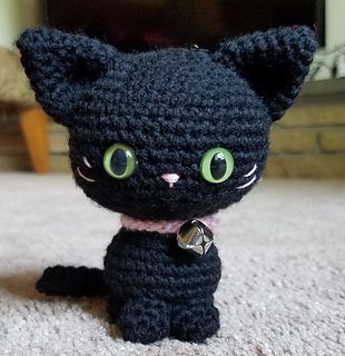 Itty Little Simple Kitty free crochet pattern by Selse613 (Ravelry)