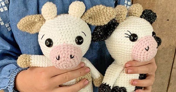 Mini Cow by Grace and Yarn free crochet pattern by Stephanie