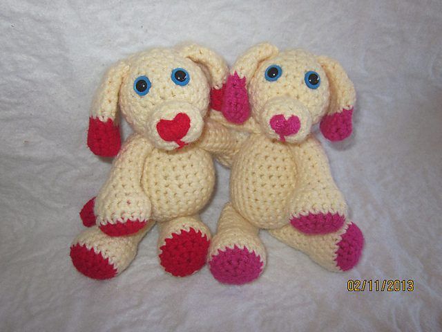 Mini Valentine's Day Puppy free crochet pattern by Melissa's Crochet Patterns (Ravelry)