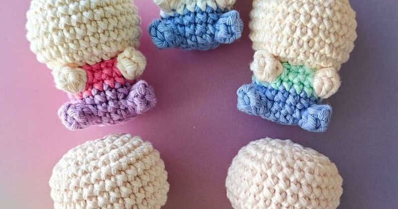 No-Sew Chibi Doll Base free crochet pattern by Juli Anne