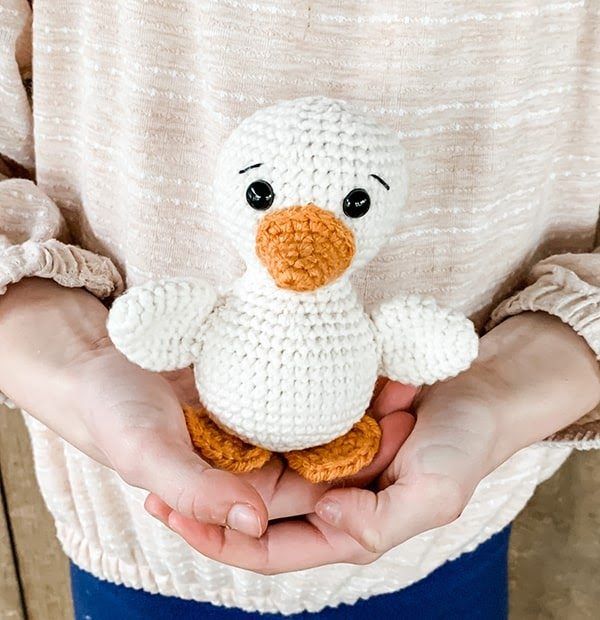Puddles the Mini Duck free crochet pattern by Stephanie