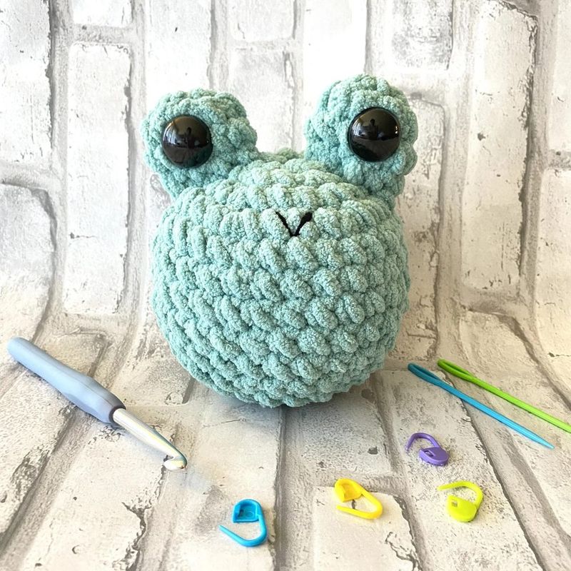 Easy Beginner Crochet Frog free crochet pattern by The Mary Jay