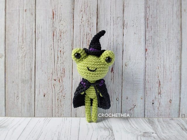 Wizard Frog free crochet pattern by Crochethea