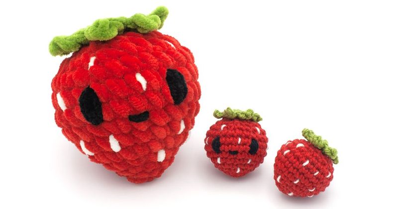 Free Strawberry Crochet Pattern free crochet pattern by Mariska Vos-Bolman