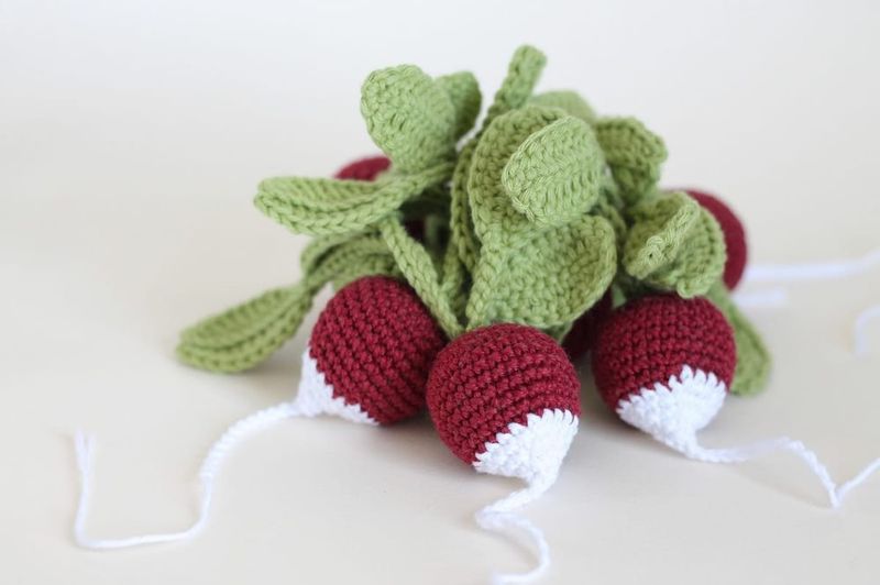 Tiny Radish free crochet pattern by Vira Velmozhna