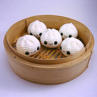 Kawaii Steamed Bun free crochet pattern by Nina Shimizu (Ravelry)