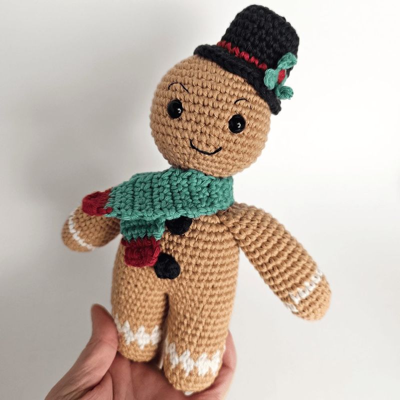 Gerry the Gingerbread Man free crochet pattern by Cilla Richards