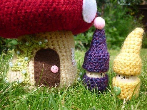 Crochet Korknisse free crochet pattern by Sarah Shrimpton