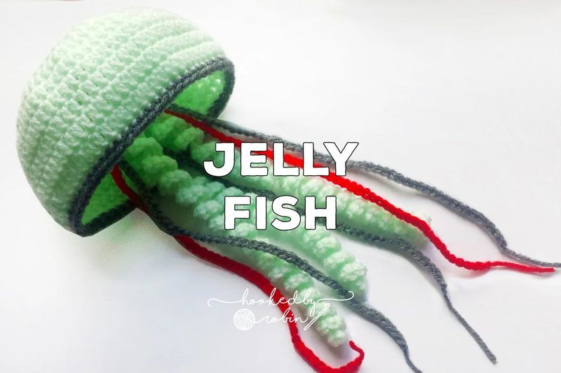 Simple Bunting Jellyfish free crochet pattern by Robin