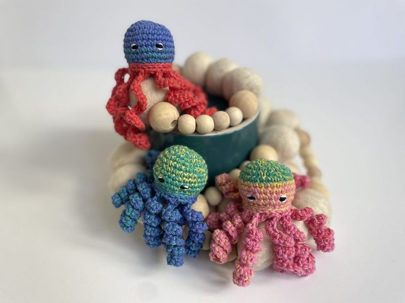 Mini Octopus free crochet pattern by Lindsey Roe