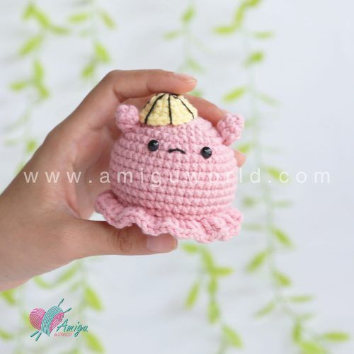 Pearl the Flapjack Octopus free crochet pattern by AmiguWorld