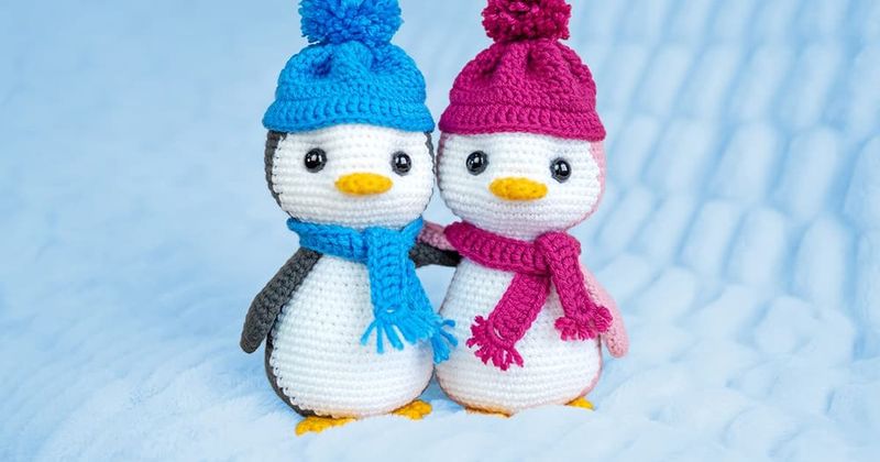 Peter the Penguin (No-Sew) free crochet pattern by Jess Huff