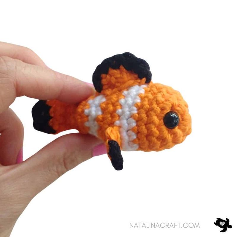 Mini Clownfish free crochet pattern by Natalina