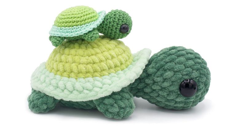 Almost No-Sew Turtle free crochet pattern by Mariska Vos-Bolman