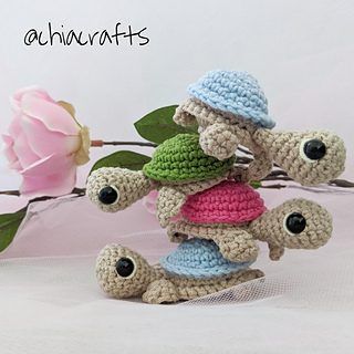 Cute Little Turtle free crochet pattern by Chiara Cremon (Ravelry)