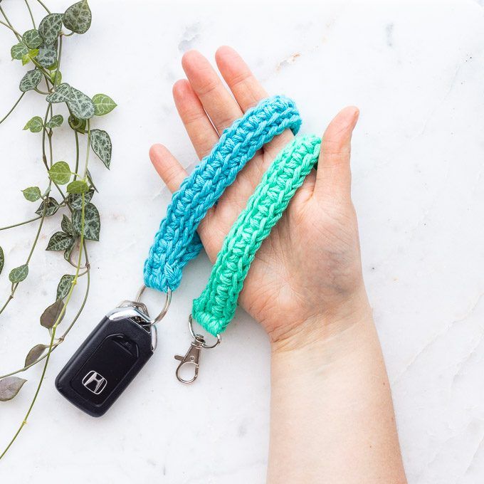 Luna Keychain Wristlet free crochet pattern by Alex