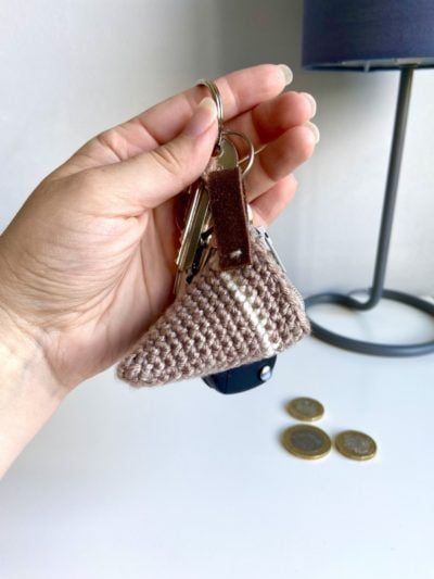 Cute Crochet Coin Purse With Zipper free crochet pattern by Veronika Cromwell